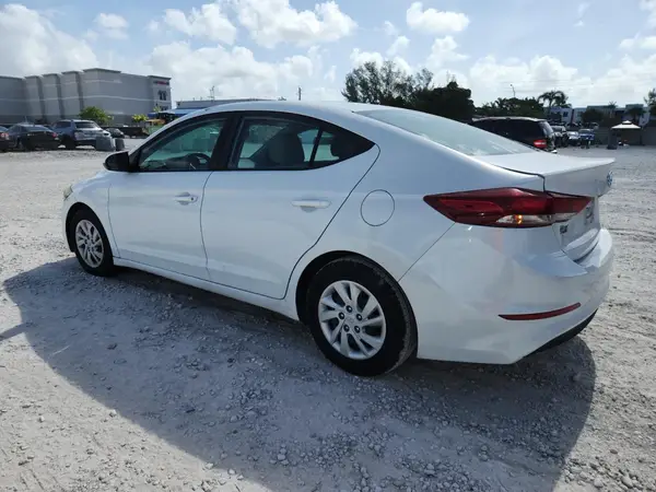 5NPD74LF9JH301505 2018 HYUNDAI ELANTRA - Image 2