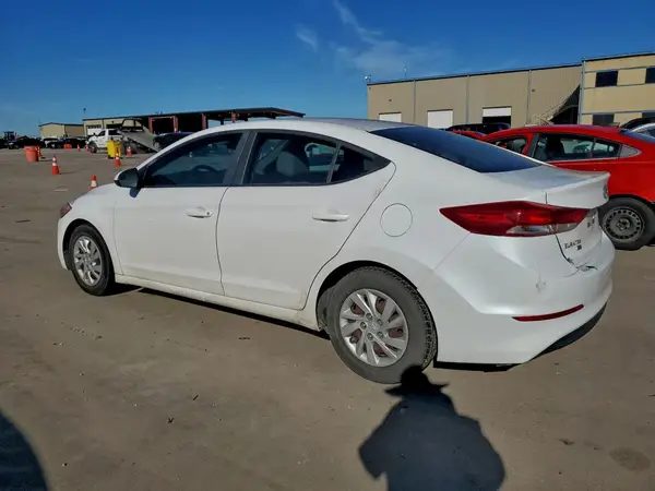 5NPD74LF9JH309071 2018 HYUNDAI ELANTRA - Image 2