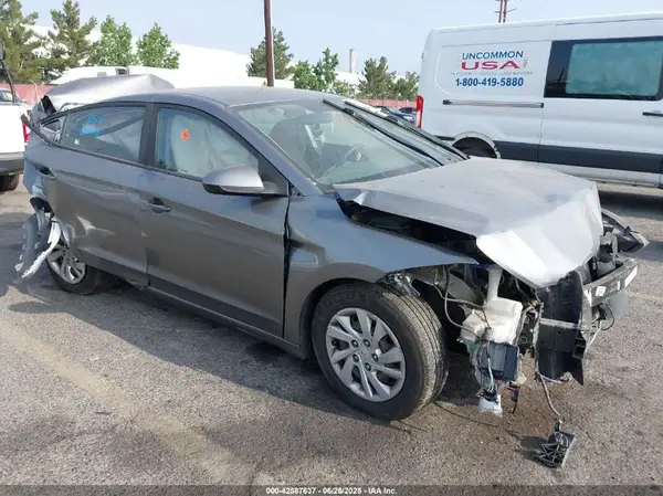 5NPD74LF9JH313458 2018 HYUNDAI ELANTRA - Image 1