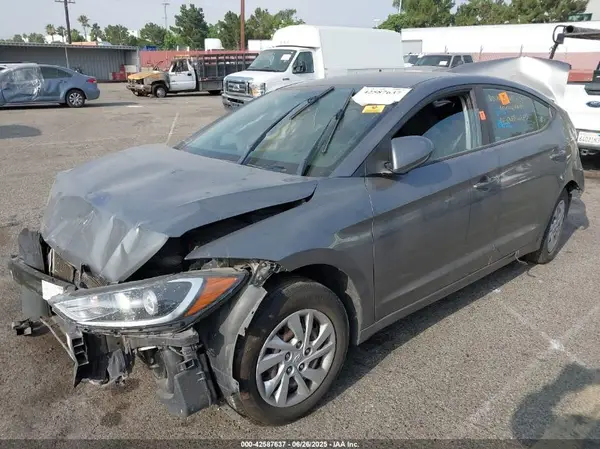 5NPD74LF9JH313458 2018 HYUNDAI ELANTRA - Image 2