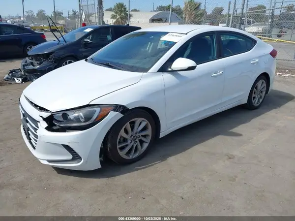 5NPD74LF9JH327280 2018 HYUNDAI ELANTRA - Image 2