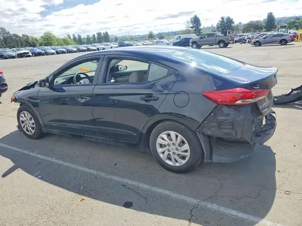 5NPD74LF9JH327960 2018 HYUNDAI ELANTRA - Image 2