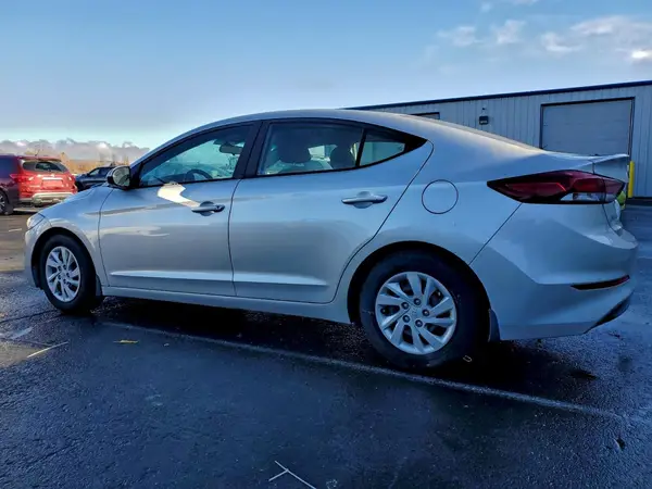 5NPD74LF9JH328266 2018 HYUNDAI ELANTRA - Image 2