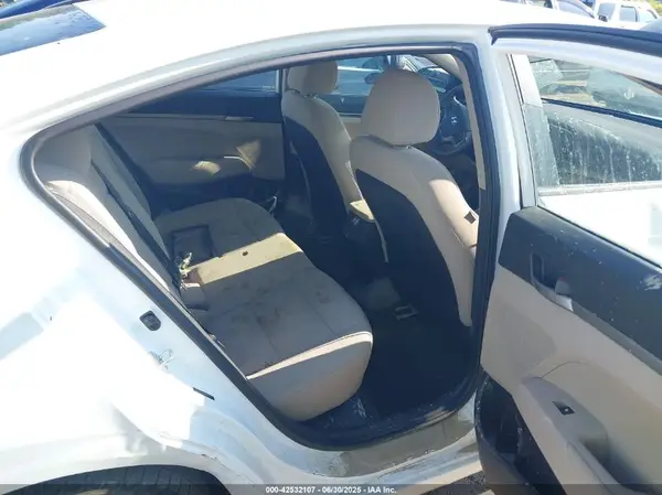 5NPD74LF9JH343513 2018 HYUNDAI ELANTRA - Image 8
