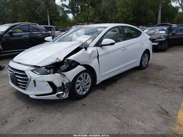 5NPD74LF9JH351451 2018 HYUNDAI ELANTRA - Image 2