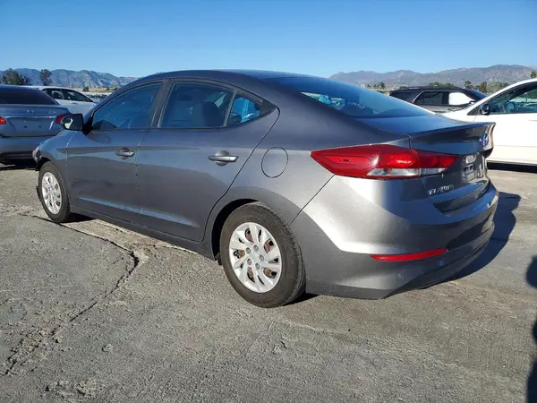 5NPD74LF9JH352096 2018 HYUNDAI ELANTRA - Image 2