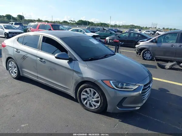 5NPD74LF9JH352146 2018 HYUNDAI ELANTRA - Image 1