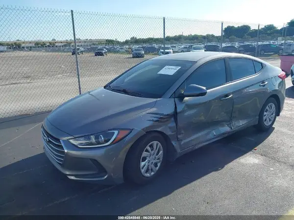 5NPD74LF9JH352146 2018 HYUNDAI ELANTRA - Image 2