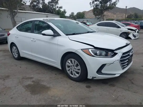 5NPD74LF9JH352275 2018 HYUNDAI ELANTRA - Image 1