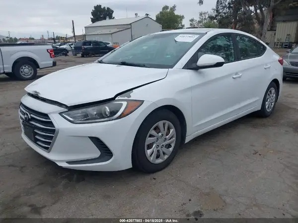 5NPD74LF9JH352275 2018 HYUNDAI ELANTRA - Image 2
