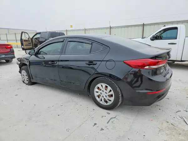 5NPD74LF9JH353832 2018 HYUNDAI ELANTRA - Image 2