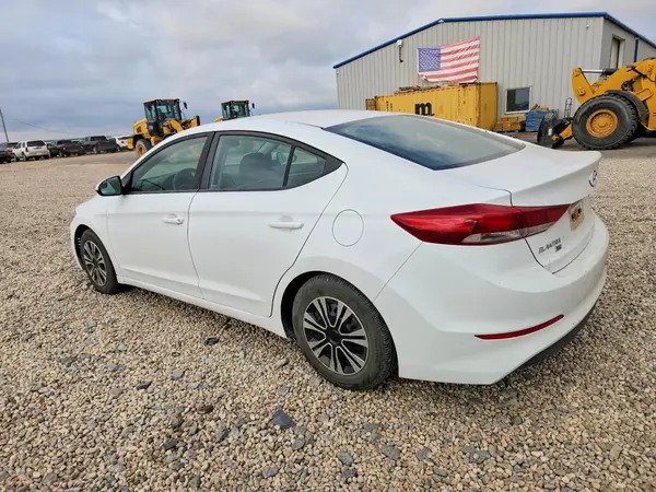 5NPD74LF9JH354401 2018 HYUNDAI ELANTRA - Image 2