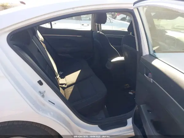 5NPD74LF9JH355788 2018 HYUNDAI ELANTRA - Image 8