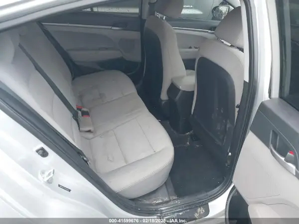 5NPD74LF9JH356083 2018 HYUNDAI ELANTRA - Image 8