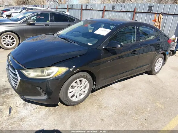 5NPD74LF9JH370307 2018 HYUNDAI ELANTRA - Image 2
