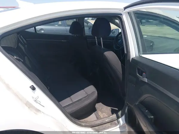 5NPD74LF9JH371134 2018 HYUNDAI ELANTRA - Image 8