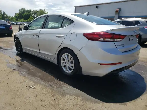 5NPD74LF9JH379637 2018 HYUNDAI ELANTRA - Image 2