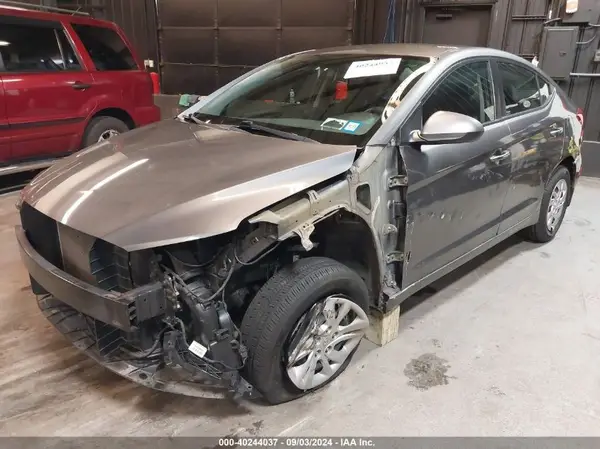 5NPD74LF9JH380559 2018 HYUNDAI ELANTRA - Image 2