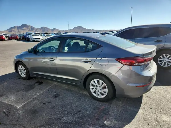 5NPD74LF9JH386216 2018 HYUNDAI ELANTRA - Image 2