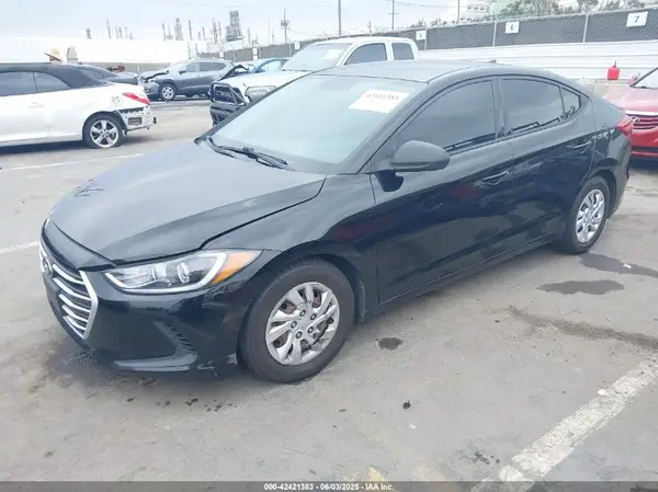 5NPD74LF9JH389066 2018 HYUNDAI ELANTRA - Image 2