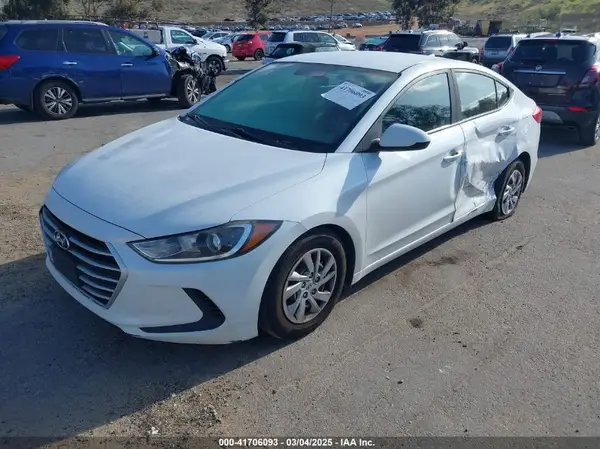 5NPD74LF9JH393263 2018 HYUNDAI ELANTRA - Image 2
