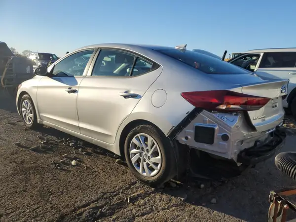 5NPD74LF9JH393294 2018 HYUNDAI ELANTRA - Image 2