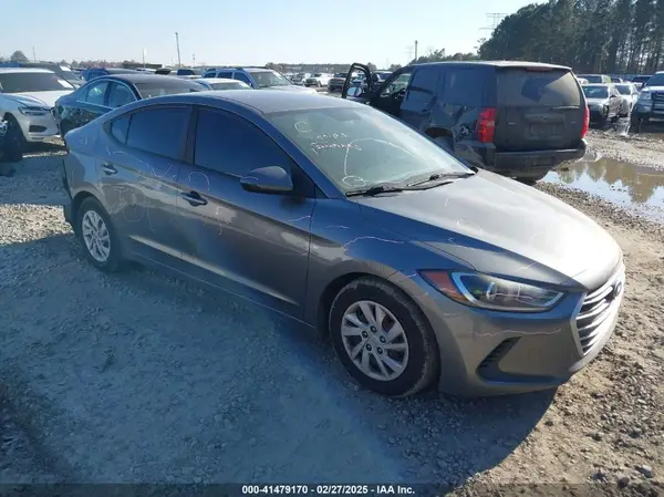 5NPD74LF9JH396096 2018 HYUNDAI ELANTRA - Image 1