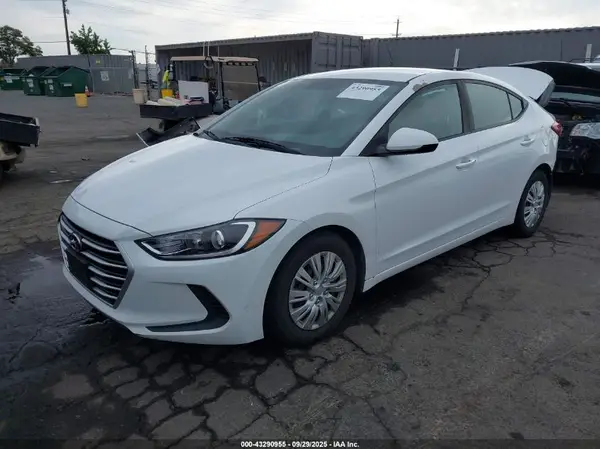 5NPD74LF9JH402396 2018 HYUNDAI ELANTRA - Image 2