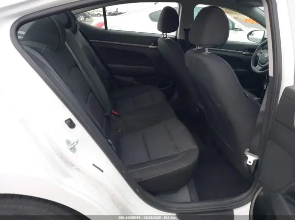 5NPD74LF9JH402396 2018 HYUNDAI ELANTRA - Image 8