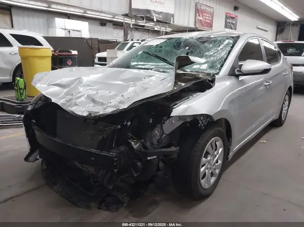 5NPD74LF9JH402642 2018 HYUNDAI ELANTRA - Image 2