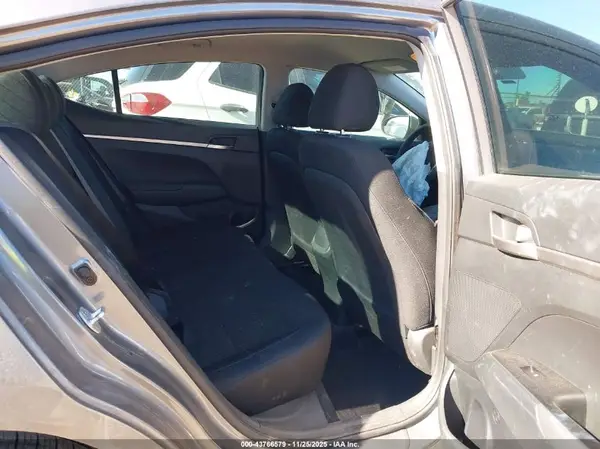 5NPD74LF9KH430975 2019 HYUNDAI ELANTRA - Image 8