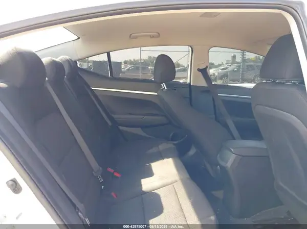 5NPD74LF9KH463779 2019 HYUNDAI ELANTRA - Image 8