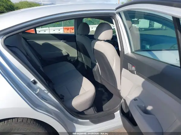 5NPD74LF9KH485958 2019 HYUNDAI ELANTRA - Image 8
