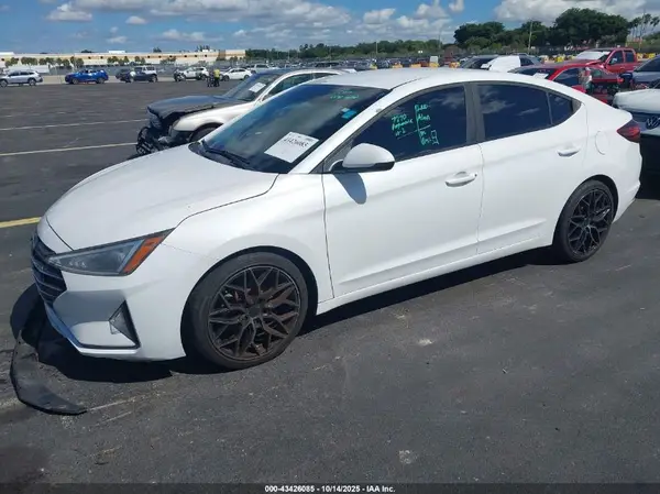 5NPD74LF9KH486818 2019 HYUNDAI ELANTRA - Image 2
