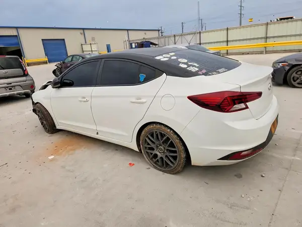 5NPD74LF9LH520953 2020 HYUNDAI ELANTRA - Image 2