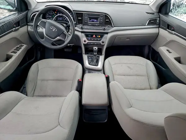5NPD74LFXHH055557 2017 HYUNDAI ELANTRA - Image 8