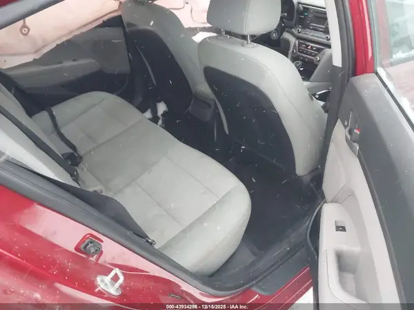 5NPD74LFXHH069197 2017 HYUNDAI ELANTRA - Image 8