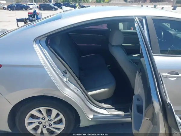 5NPD74LFXHH089045 2017 HYUNDAI ELANTRA - Image 8