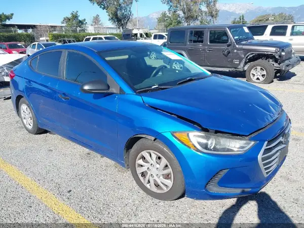5NPD74LFXHH096884 2017 HYUNDAI ELANTRA - Image 1