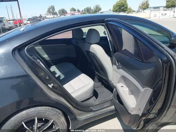 5NPD74LFXHH098229 2017 HYUNDAI ELANTRA - Image 8