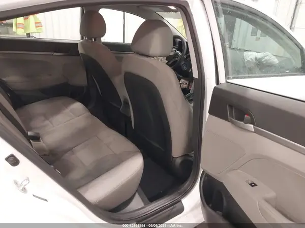5NPD74LFXHH102294 2017 HYUNDAI ELANTRA - Image 8