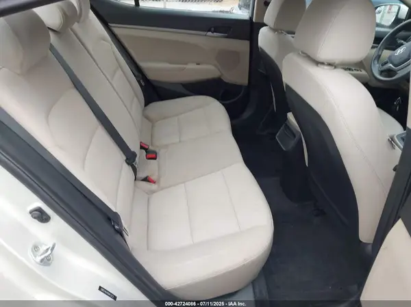 5NPD74LFXHH112131 2017 HYUNDAI ELANTRA - Image 8