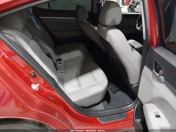 5NPD74LFXHH117099 2017 HYUNDAI ELANTRA - Image 8