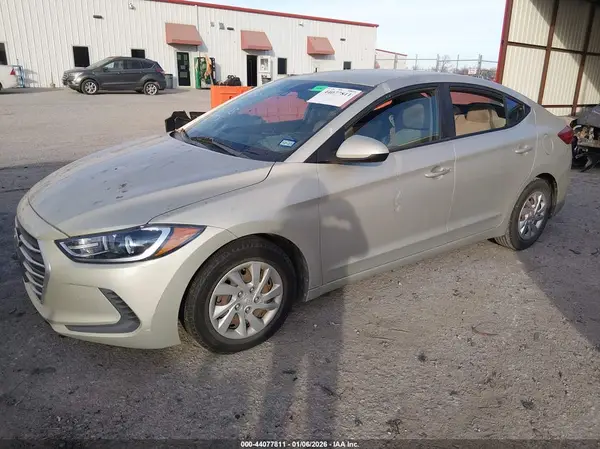 5NPD74LFXHH127440 2017 HYUNDAI ELANTRA - Image 2
