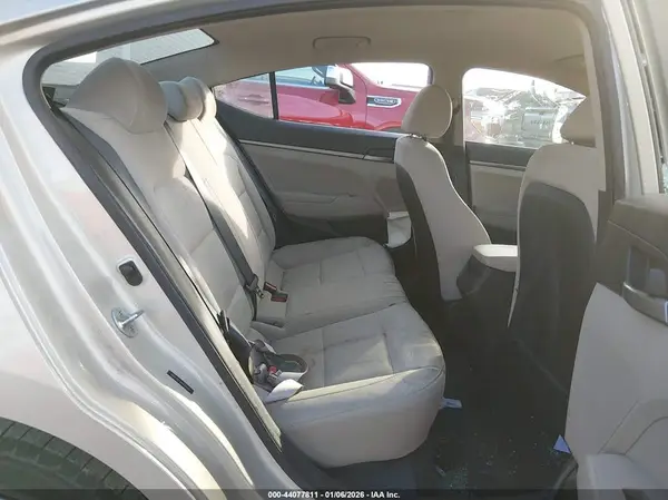 5NPD74LFXHH127440 2017 HYUNDAI ELANTRA - Image 8