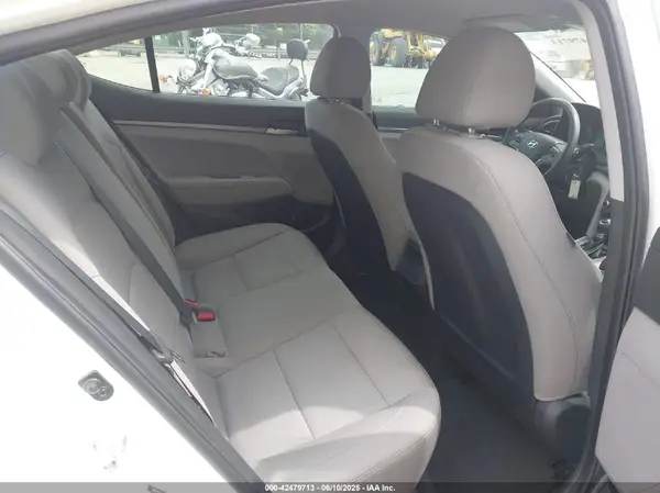 5NPD74LFXHH144755 2017 HYUNDAI ELANTRA - Image 8