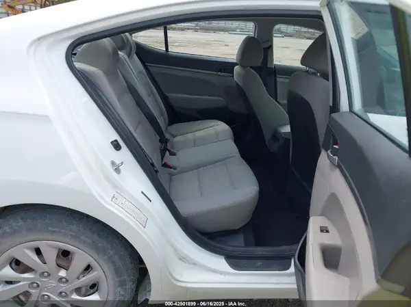 5NPD74LFXHH149518 2017 HYUNDAI ELANTRA - Image 8