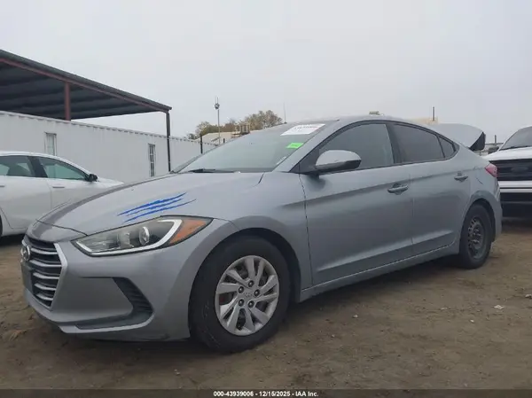 5NPD74LFXHH150748 2017 HYUNDAI ELANTRA - Image 2