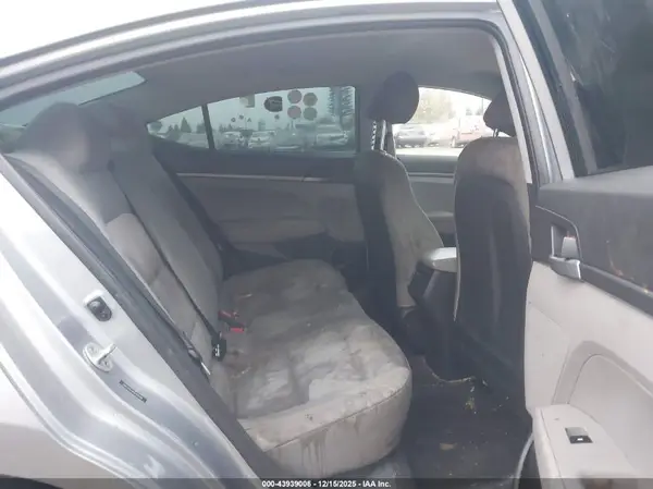 5NPD74LFXHH150748 2017 HYUNDAI ELANTRA - Image 8
