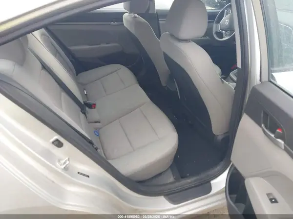 5NPD74LFXHH158073 2017 HYUNDAI ELANTRA - Image 8
